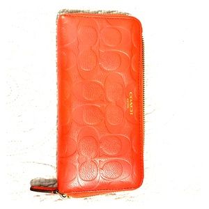 Coach zippy wallet
